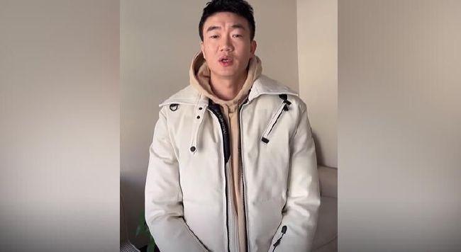 美丽的图书馆馆长